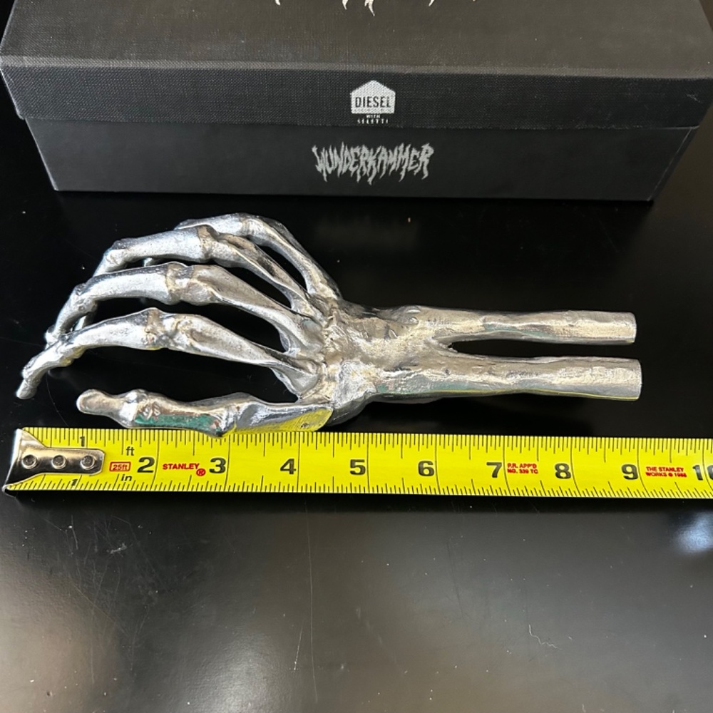 Diesel with Seletti Wunderkammer Skeleton Hand. NIB - Picture 3 of 6